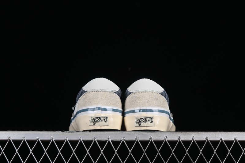 Vans TDC Tokyo Design Collective Old Skool Slip-On Premium Low-Top Casual Sneakers with 90s Retro Running Shoe Inspired Design - VN000MXHBGK