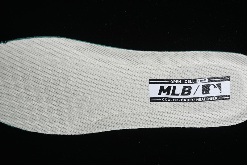 MLB Chunky Classic Base Height Increasing Platform Sneakers - 3ASXCCB4N50IVS