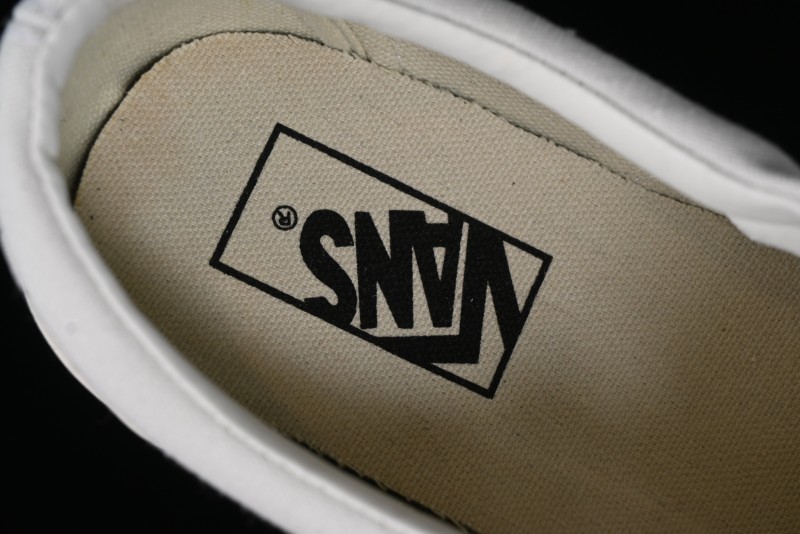 Vans OG Classic Slip-On LX & OG Era LX Sneakersntuff LA Graffiti Collaboration Low-Top Skate Shoes - VN000EYEBPJ
