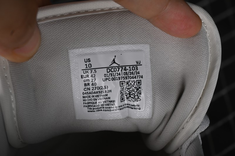 Nike Air Jordan 1 Low Casual Sneakers in White-Grey - FQ7687-300