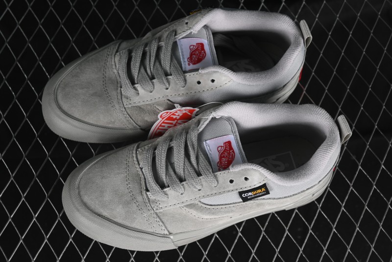 Vans Knu Skool Low Top Retro Casual Vulcanized Sneakers in Grey - VN000CRPBXC