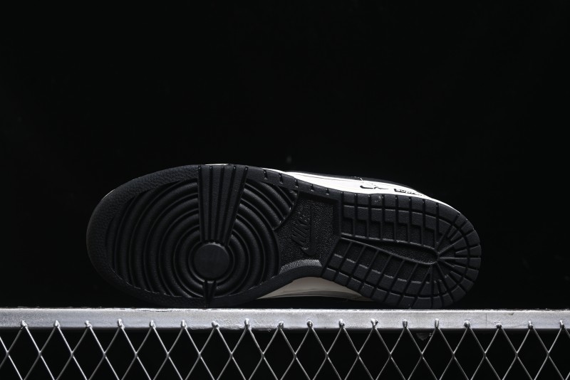 Nike SB Dunk Low Supreme Collaboration - Black Stitch Mini Swoosh Custom Low-Top Casual Skate Shoes - XX3186-302