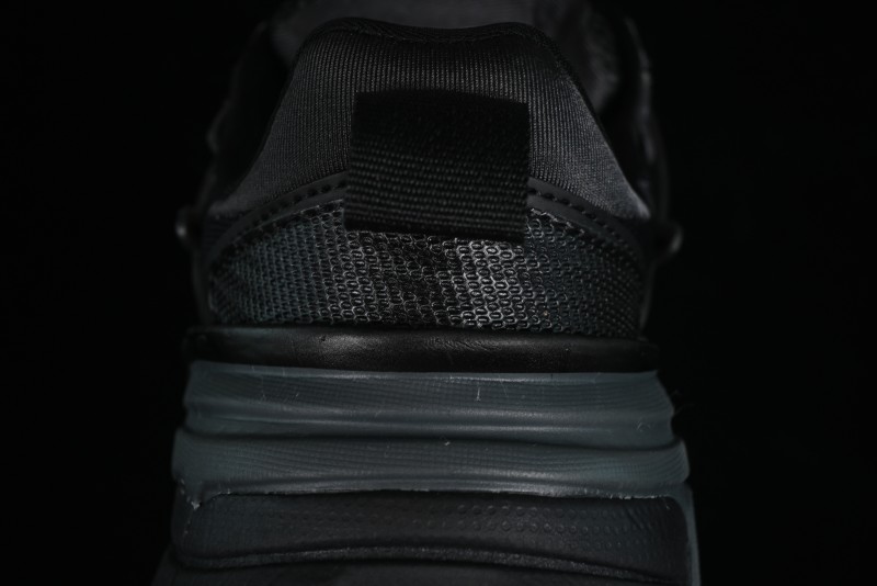 Nike Runtekk V2K Retro Low-Top Running Shoes with Cushlon Midsole and Anti-Slip Design - FD0736-001
