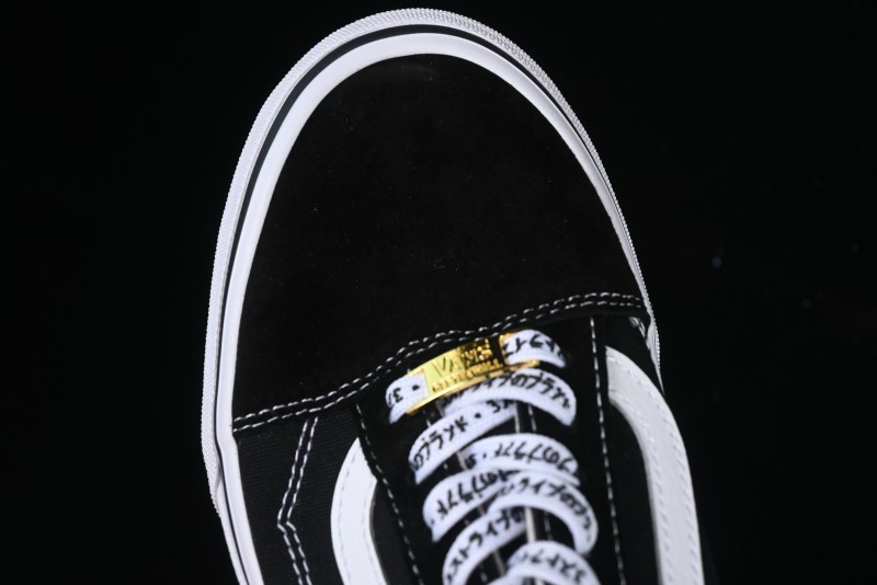 Vans Premium Old Skool Classic Black & White Low-Top Skate Shoes - VN000ZD4Y28
