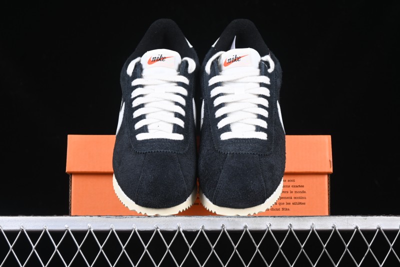 Nike Classic Cortez Leather Retro Running Shoes - FJ2530-001