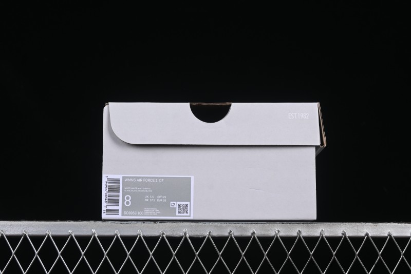 Nike Air Force 1 '07 Low Casual Sneakers with All-sole Air Cushion - DD8959-100