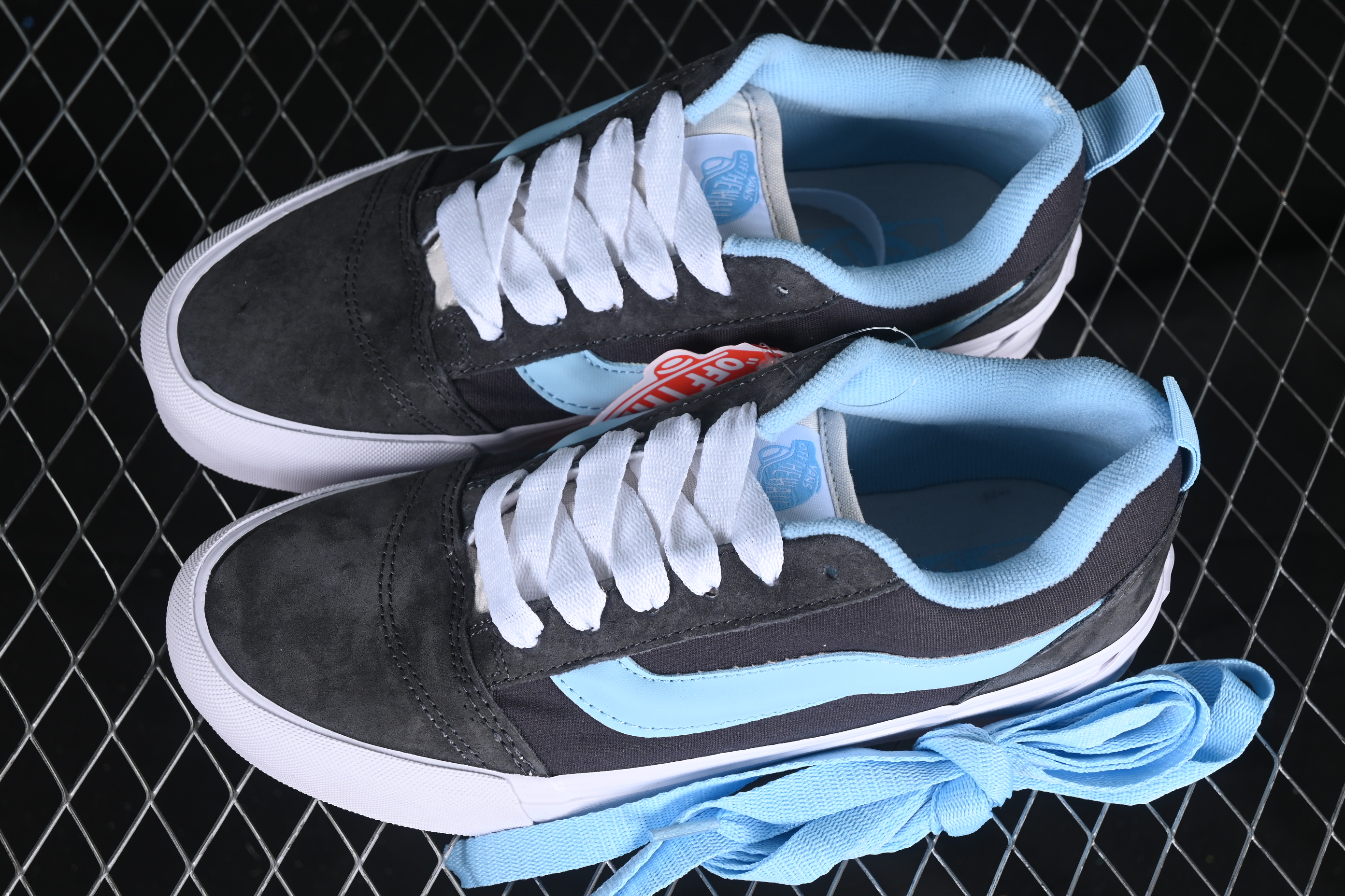 Vans Knu Skool Low-Top Retro Chunky Sneakers - VN000D6CJDG