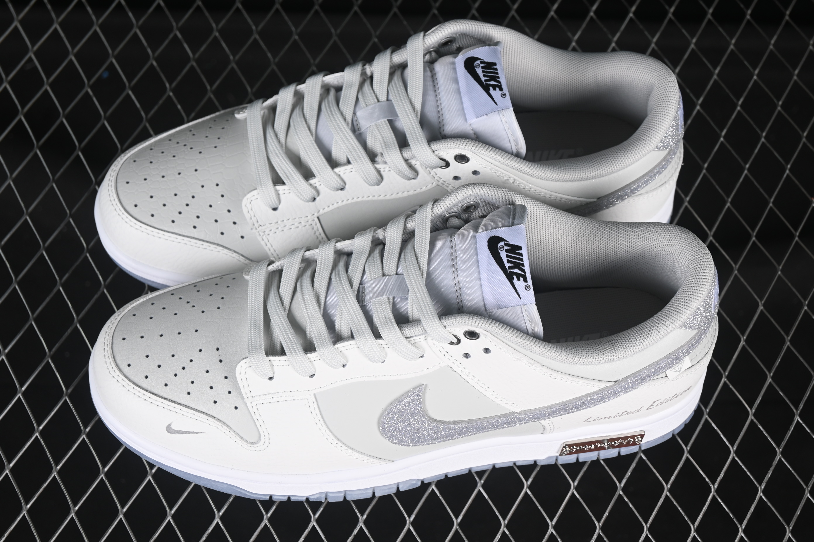 Nike SB Dunk Low White Lover Diamond Anniversary Custom Low-Top Casual Skate Shoes - WG0218-018