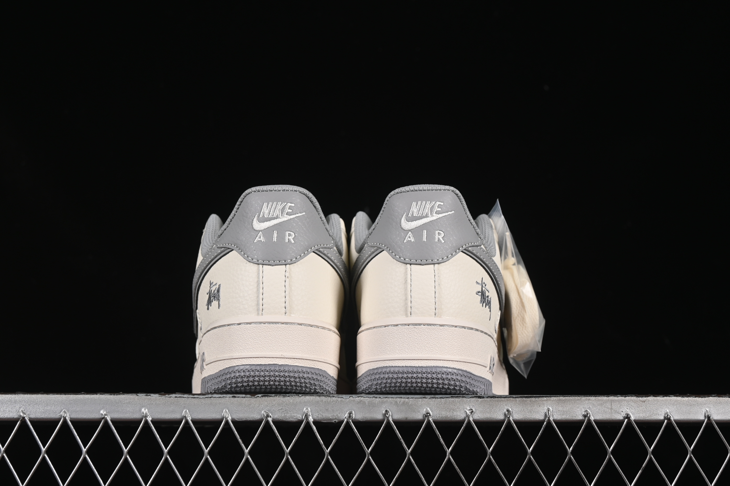Nike Air Force 1'07 Low Stussy Collaboration Beige Mini Swoosh Casual Sneakers - HH7518-060