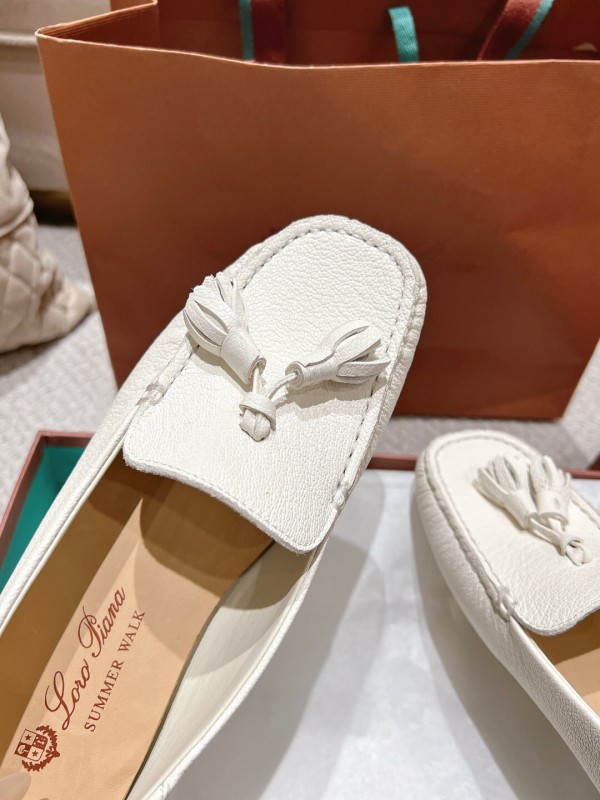 2025 Women Le Parmentier White Leather Loafers Tassel LY00291