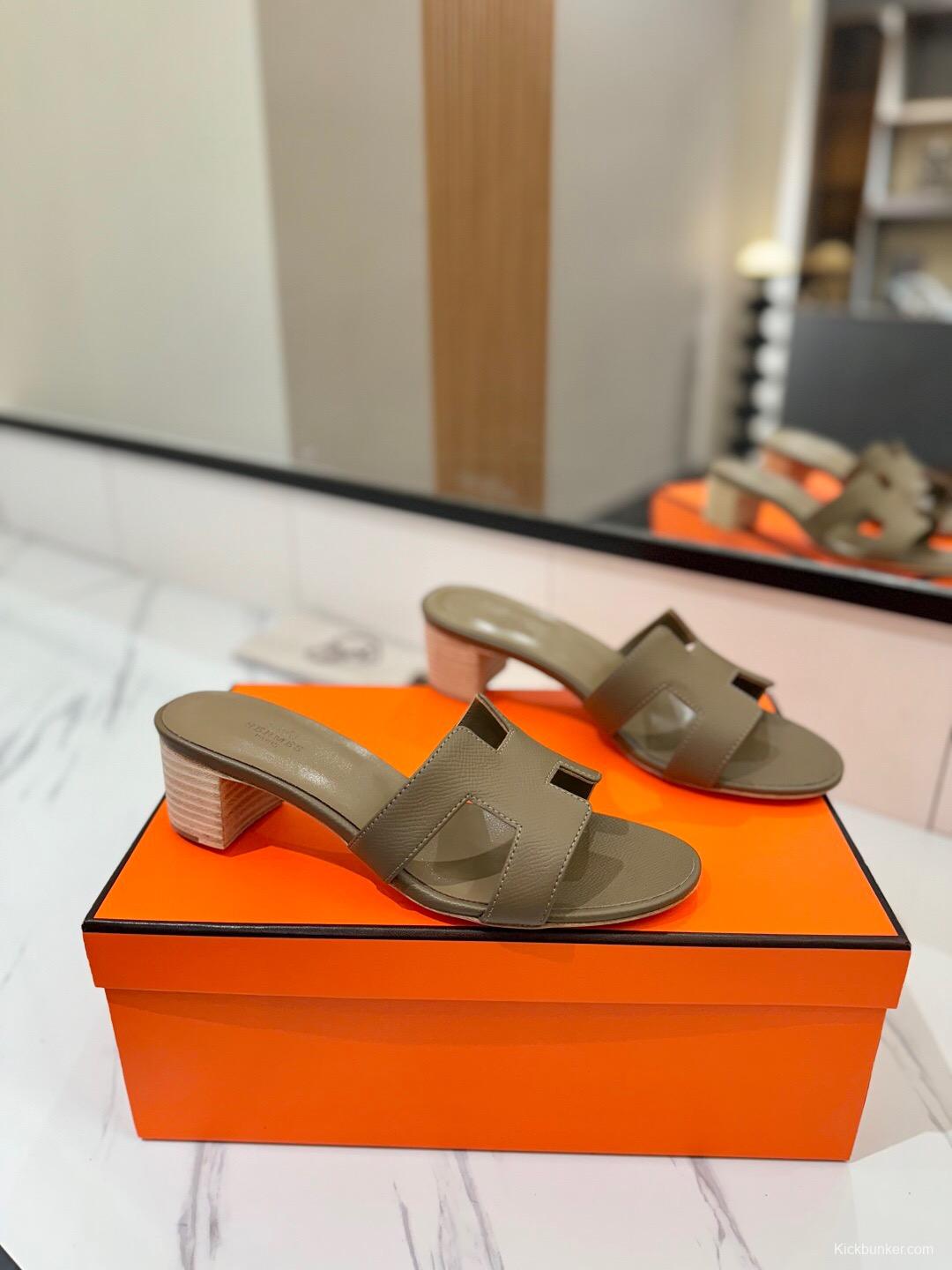 2025 Women Hermès Khaki Leather Sandals
