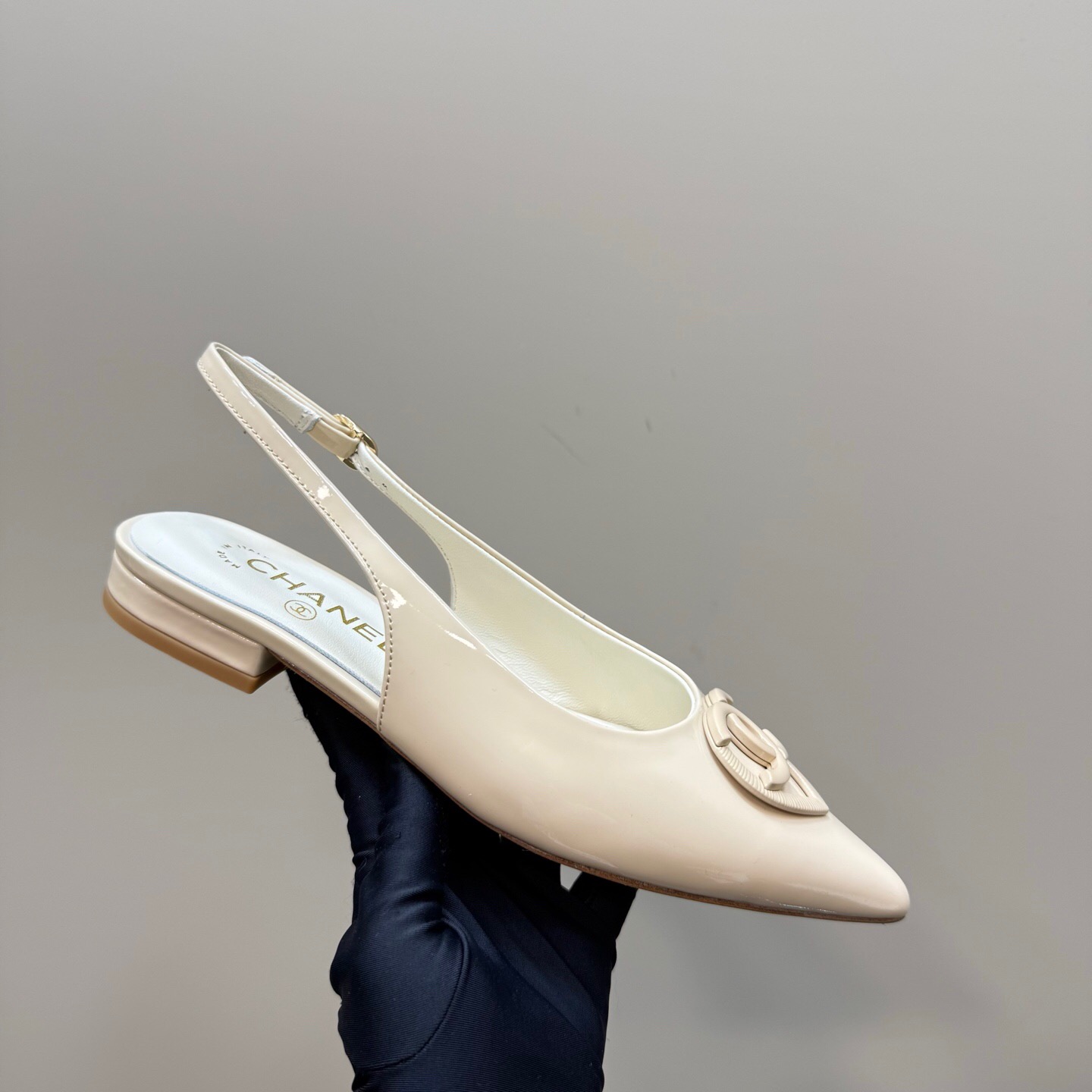2025 Women Chanel Beige Patent Leather Slingback Heels KFY00290