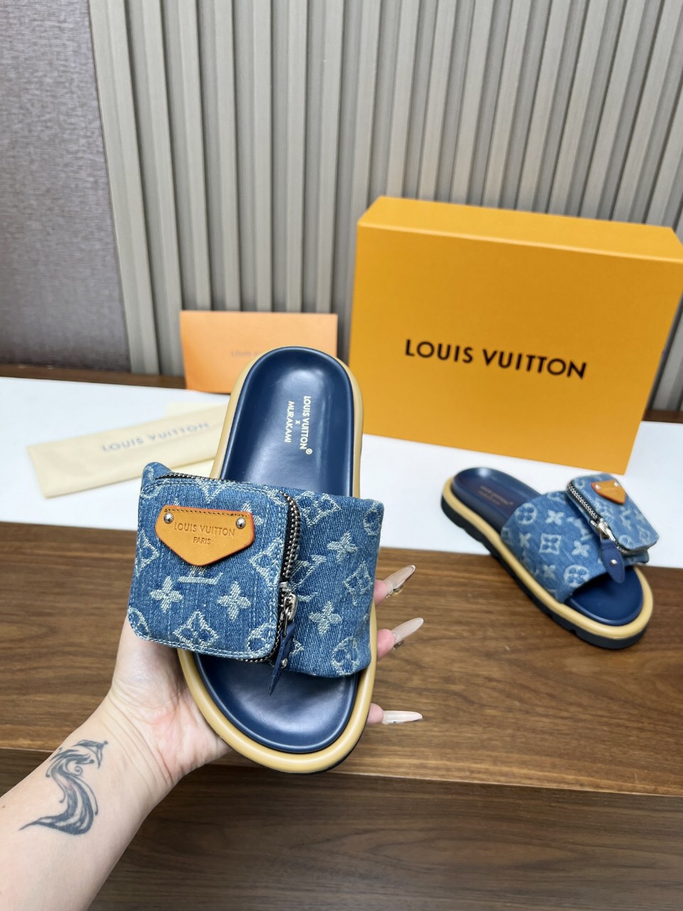2025 LV Blue Denim Leather Slippers