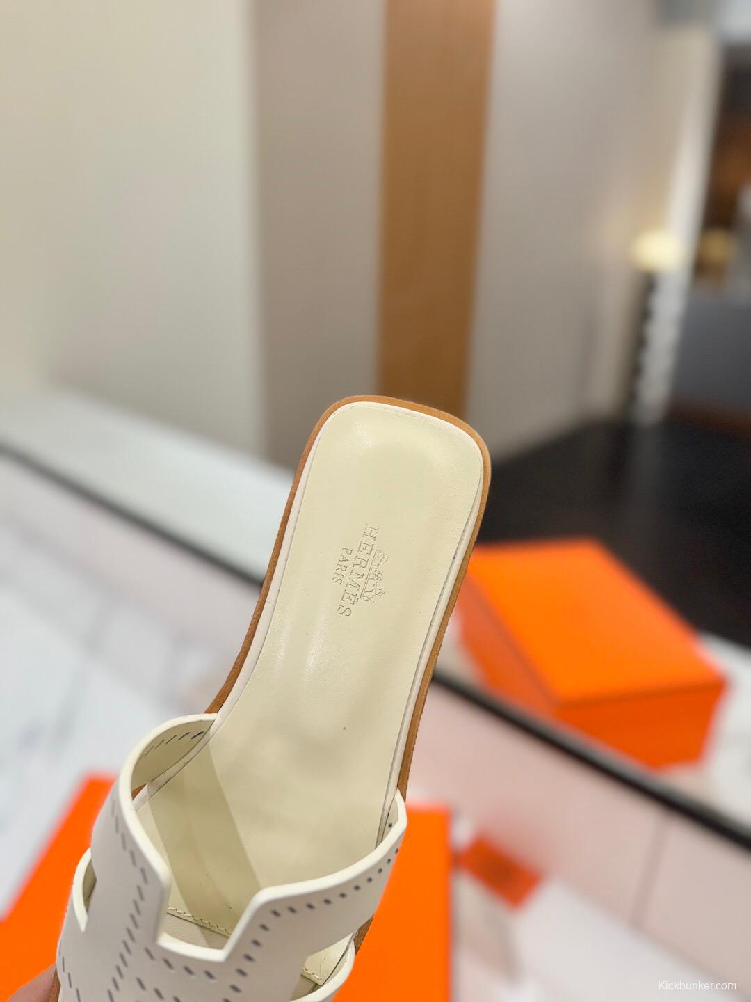 2025 Women Hermès White Leather Slippers KFY00260