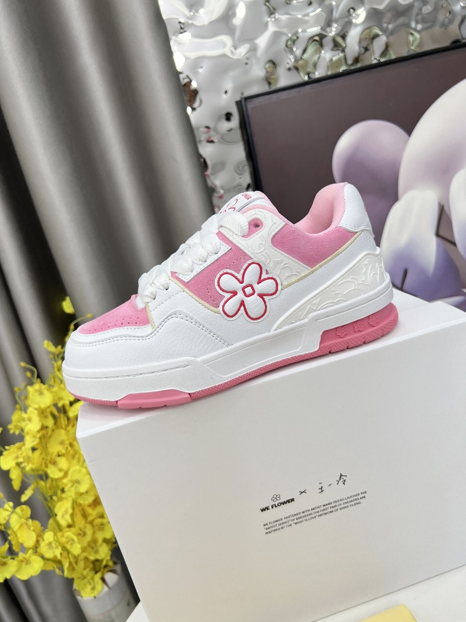 2025 Unisex WEFLOWER White Pink Suede Leather Sneakers LY00280