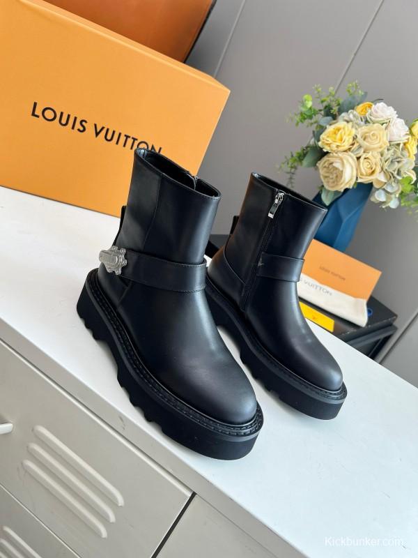 2024 Women Louis Vuitton Black Full Grain Calf Leather Ankle Boots MJ00310