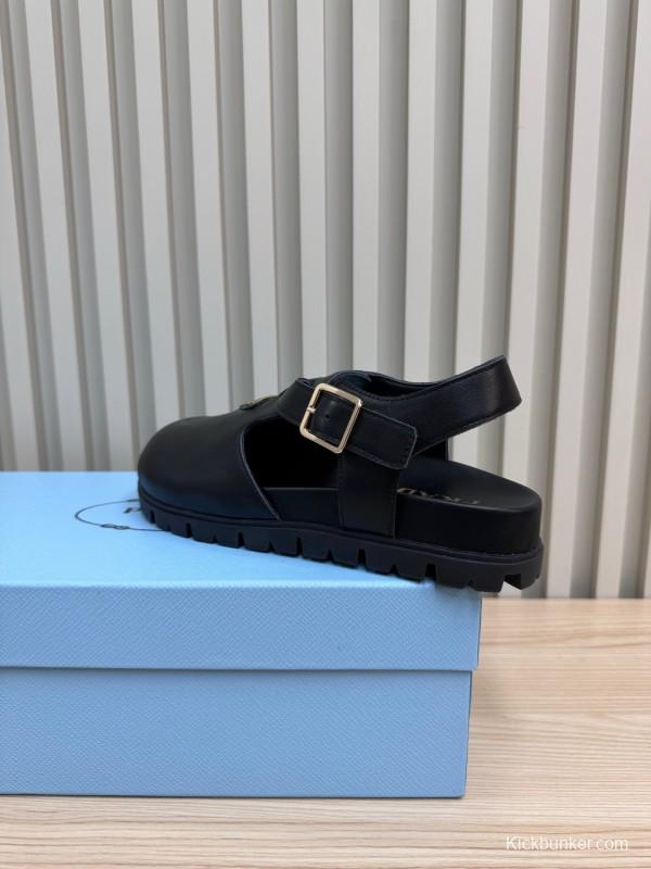 2025 Women Prada Black Leather Clog LY00280