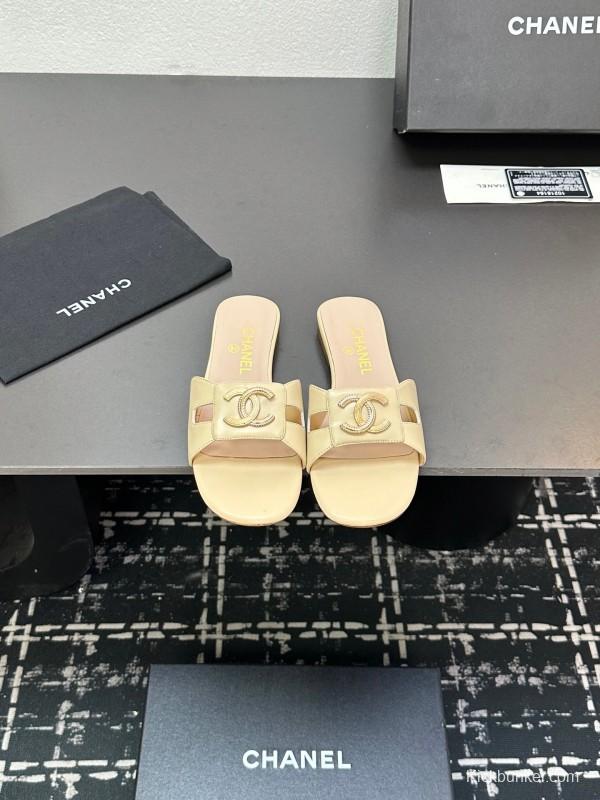 2025 Slippers Chanel Beige Leather Slippers
