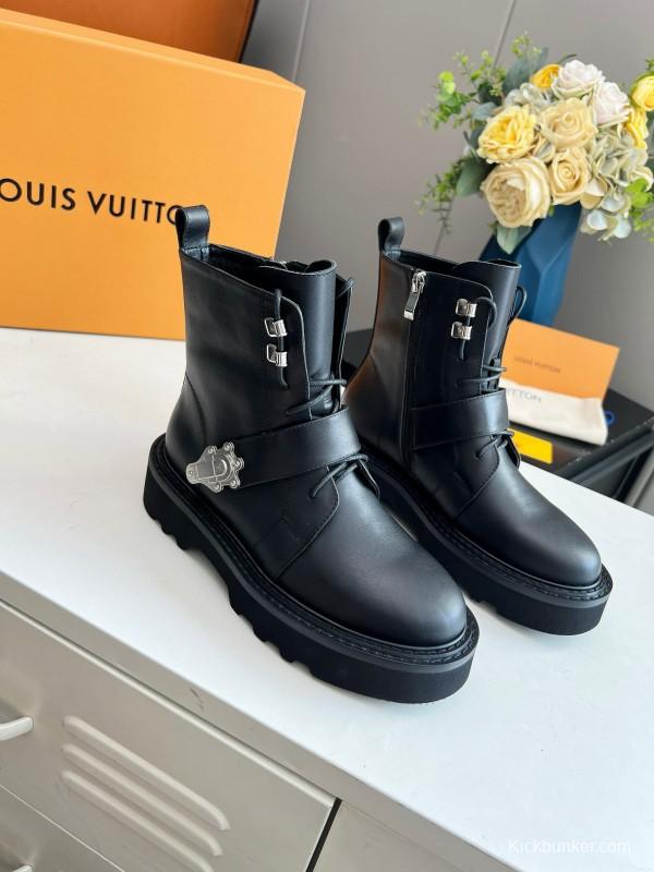 2024 Women Louis Vuitton Black Calf Leather Ankle Boots MJ00310