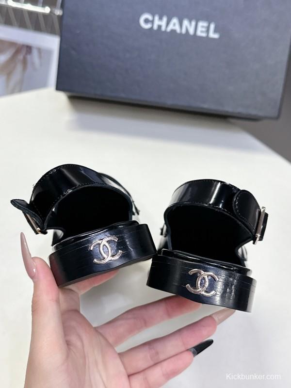 2025 Women Chanel Black Leather Loafers CC Logo KFY00300