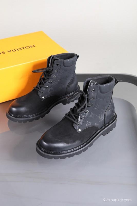 2024 Men Louis Vuitton Black Leather Nubuck Ankle Boots MJ00470