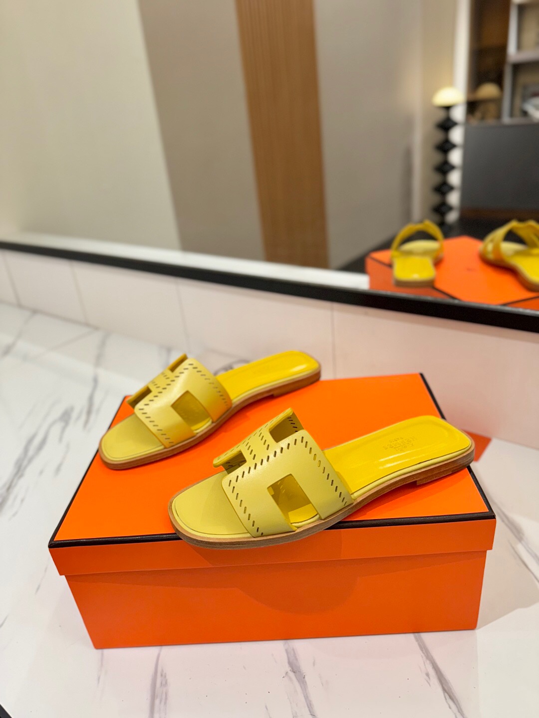 2025 Women Hermès Yellow Leather Slippers