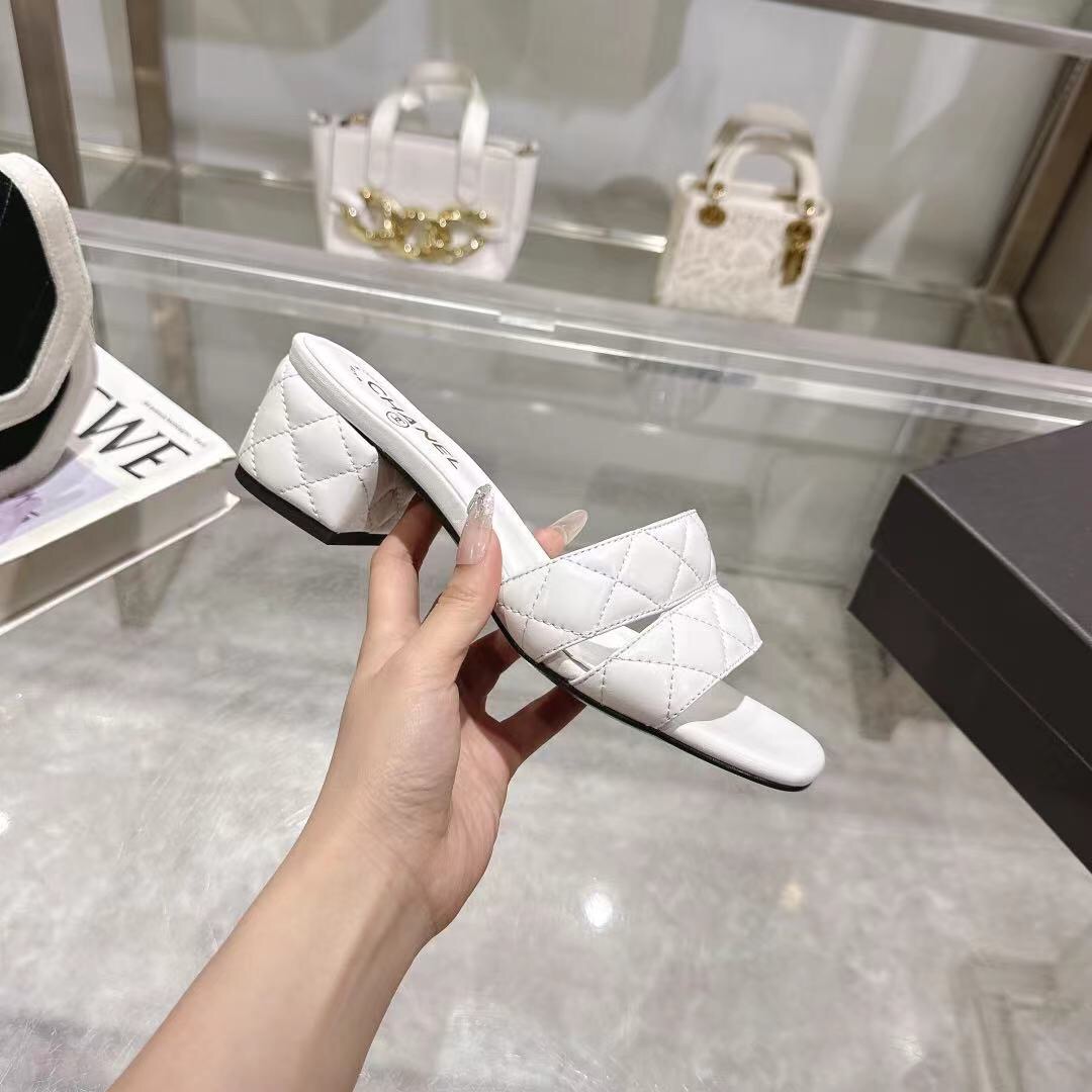 2025 Women Chanel White Leather Sandals LY00280