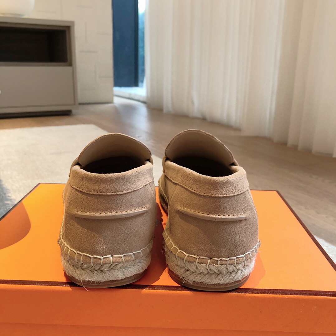 2025 Unisex Hermès Beige Calfskin Suede Loafers AS00380