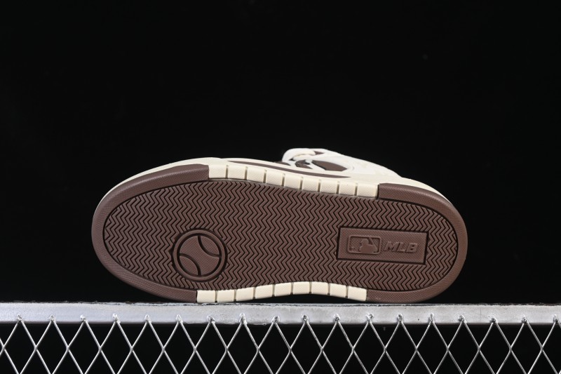 New York Yankees Chunky Liner Magic Strap Lightweight Platform Casual Sneakers - 3ASXW015N50BRS