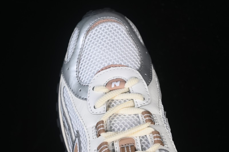 New Balance 204 Series Retro Casual Running Shoes with Breathable Comfort - U204LSWA
