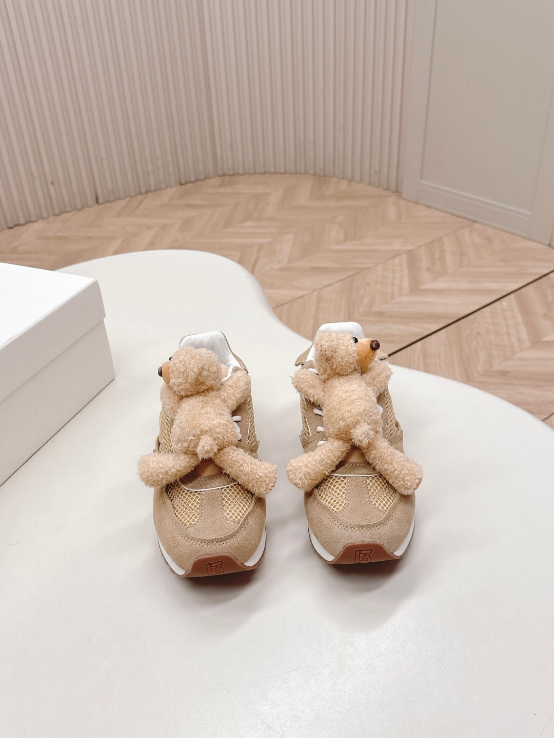 13DEMARZO Casual Bear Sneakers - LY00300