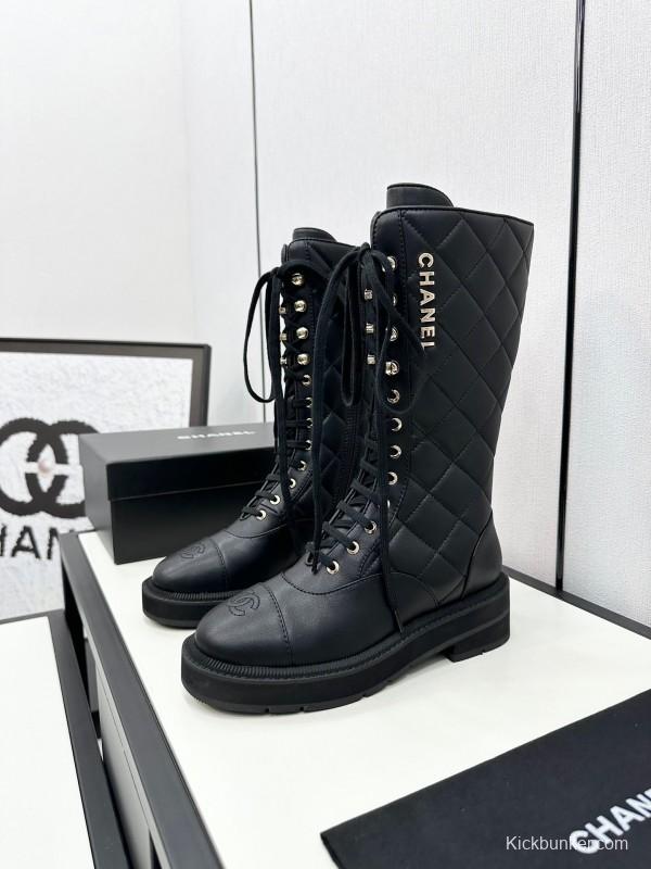 Chanel Fall/Winter Essential Short Boots with Rubber Foam Sole - LY00380
