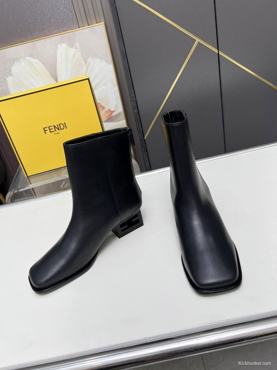 Fendi 2025 SS Short Boots - LY00370