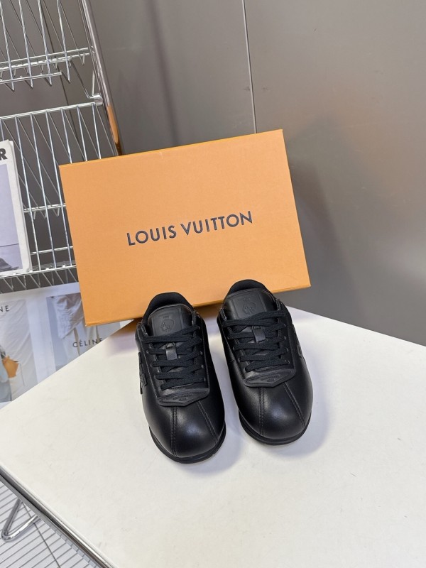 Louis Vuitton 2025 SS Pharrell Williams Collaboration Thick Sole Sneakers Retro Running Shoes - KFY00380/KFY00390