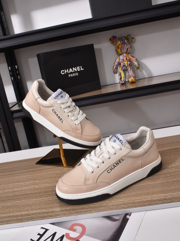 Chanel Classic Loafer with Gradient Logo and Platform Sole - KFY00350
