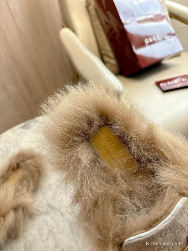 Gucci Women's Fur Mule with Double G Pattern and Horsebit Detail - LY00340