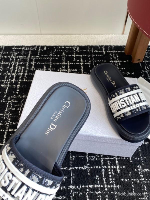 Dior Spring Summer 2025 Latest Ultra-Light Foam Sole Beach Sandals - KFY00260