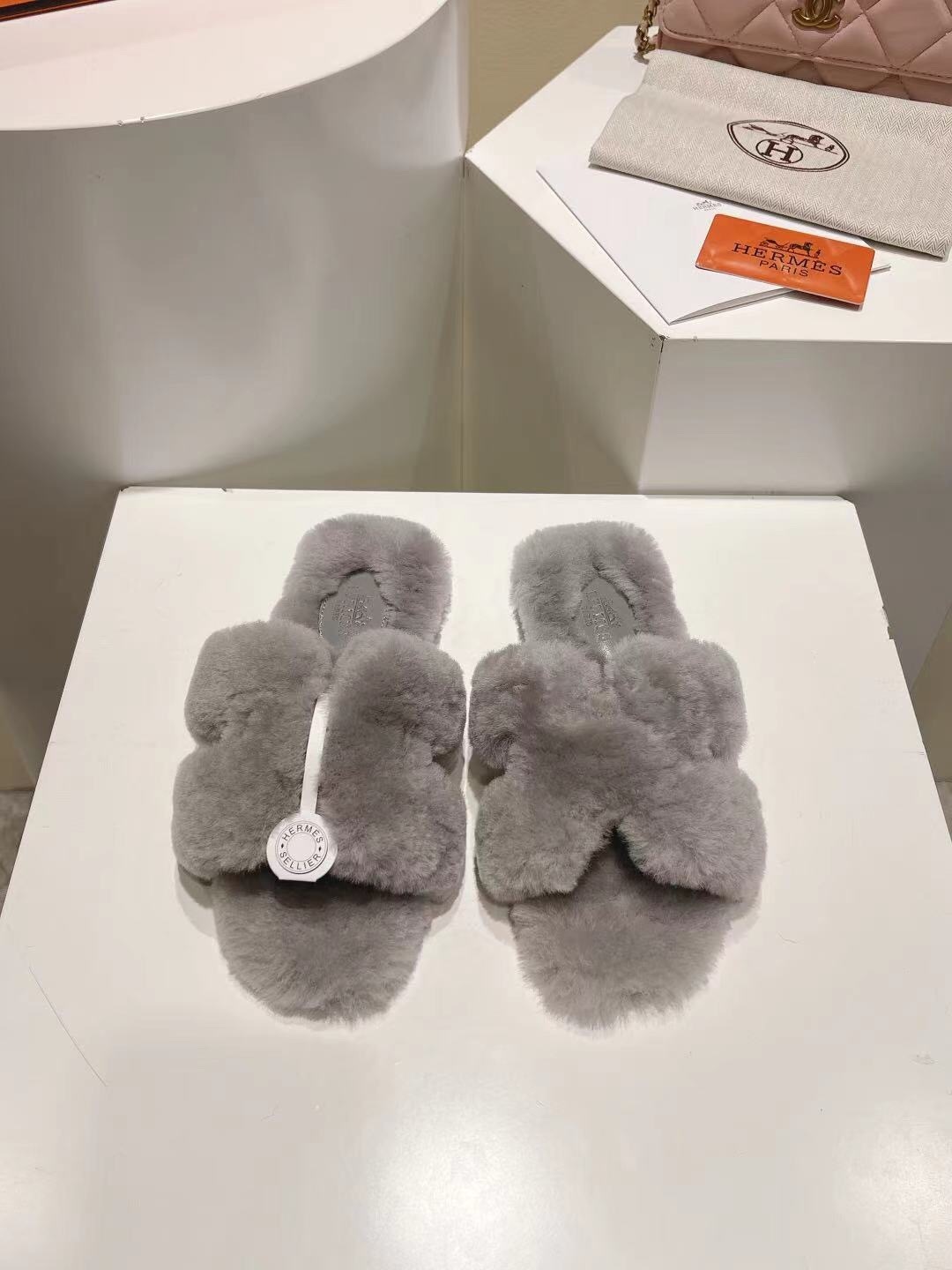 Hermès 2025/SS Autumn Winter Flat Fur Slippers - LY00240