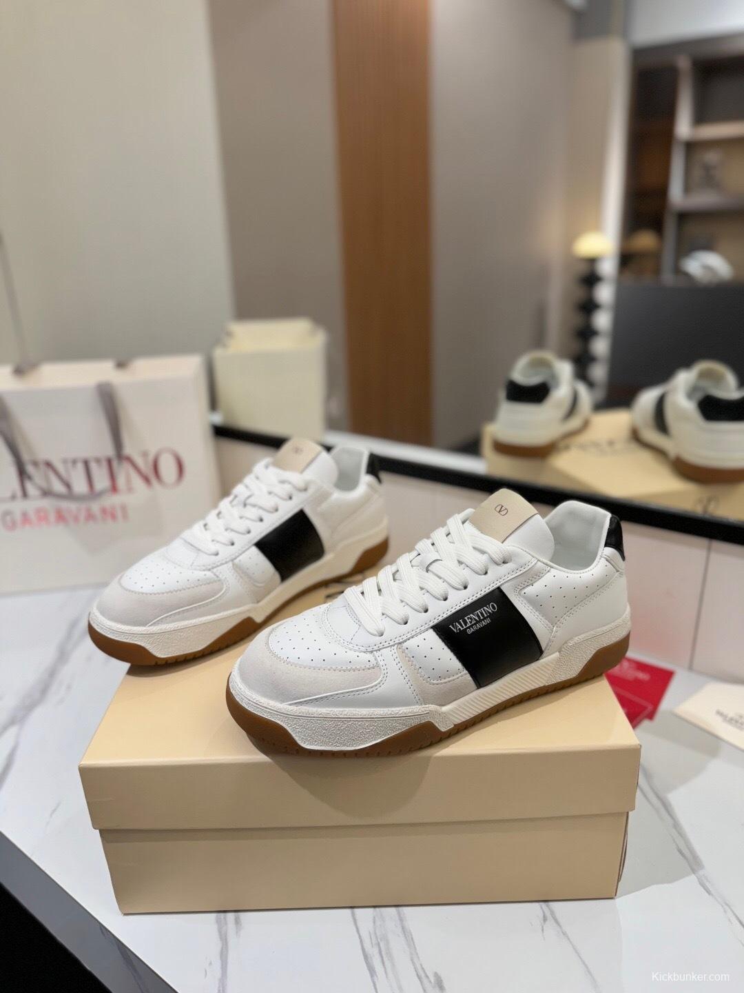 VALENTINO 2025 SS Casual Sneakers with Large V Hook-and-Loop Closure - AS00370