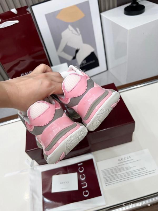 Gucci 2025 SS Collection 2.0 Sneakers with Retro-Futuristic Design and Reflective Stripes - LY00460