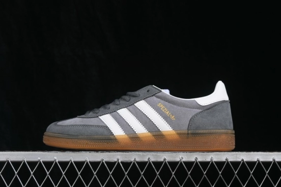 Adidas Handball Spezial Classic Retro Skateboarding Shoes with Suede Upper and Gum Rubber Sole - IH6588