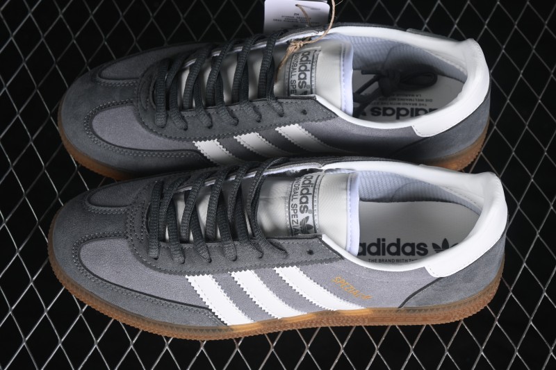 Adidas Handball Spezial Classic Retro Skateboarding Shoes with Suede Upper and Gum Rubber Sole - IH6588