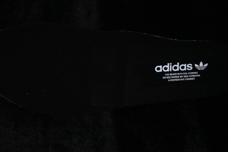 Adidas Samba OG Classic Casual Sneakers with Retro Design - IH9052