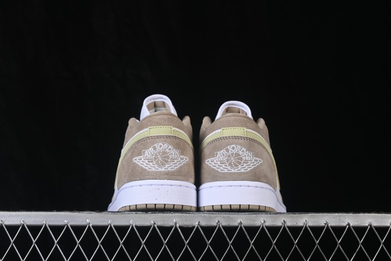 Nike Air Jordan 1 Low Retro Basketball Shoes with Classic Color Blocking - DC0774-204