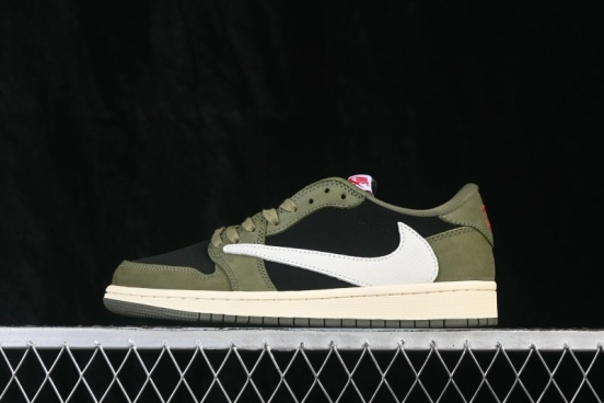 Nike Travis Scott x Air Jordan 1 Low OG Sneakers with Reversed Swoosh Design - DM7866-002