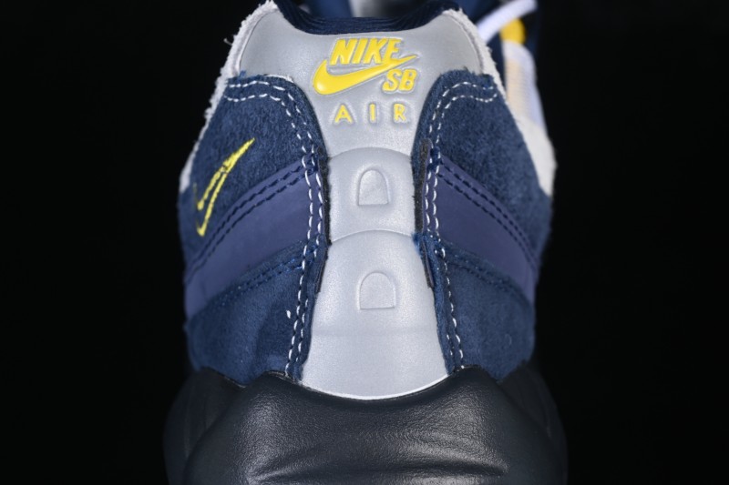 Nike Air Max 95 Retro Cushioned Running Shoes - HQ8492-400