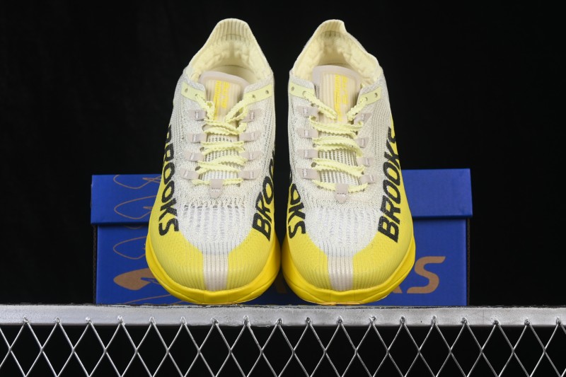 Brooks Hyperion Elite 5 Racing Running Shoes with Lightweight Cushioning and Carbon Plate - 1000491D756