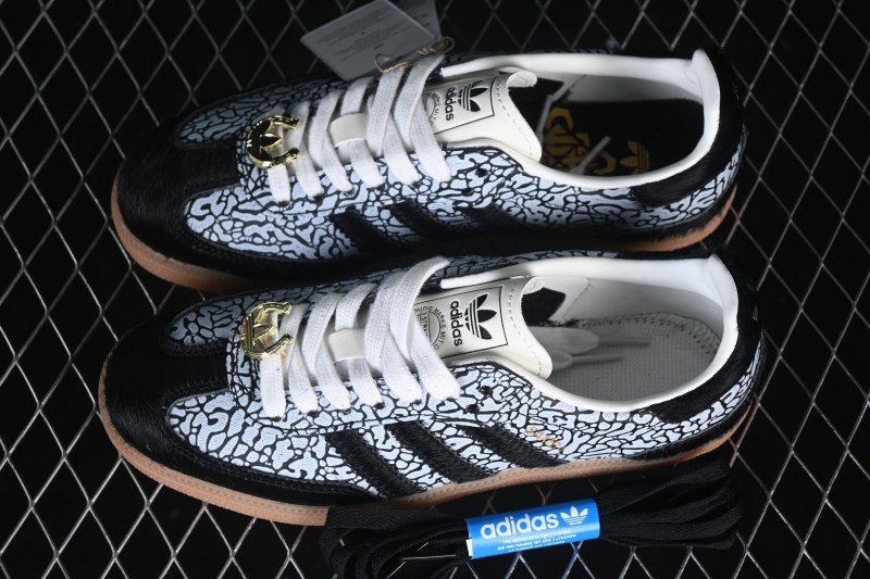 Adidas Samba OG Classic Skateboarding Sneakers with Reinforced Suede Upper - JQ8742