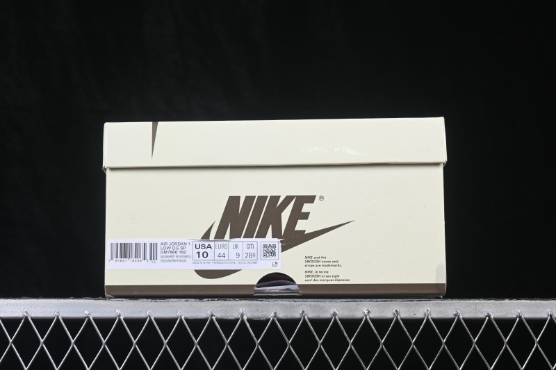 Nike Travis Scott x Air Jordan 1 Low OG Retro Sneakers with Reversed Swoosh Design - DM7866-162
